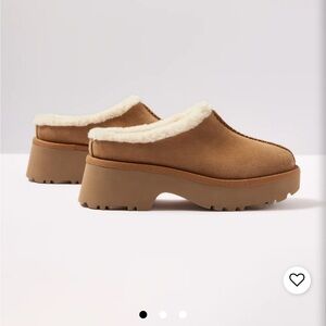 UGG New Heights Cozy Clog